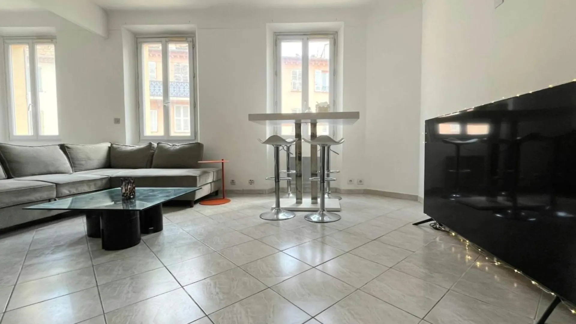 Contatti di Cosy Studio In Cannes